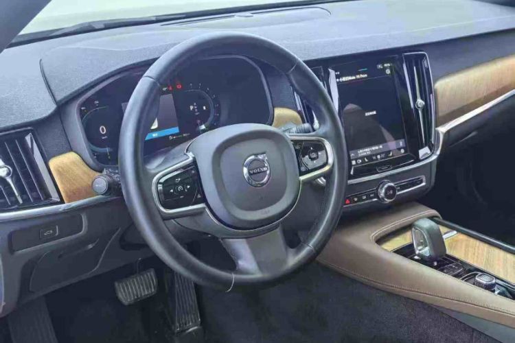 Used Volvo S90 2021 B5 Zhiyi Luxury Edition
