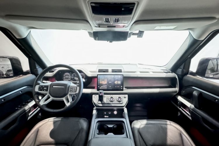 Used Land Rover Defender 2023 Facelift 110 3.0T P400 Dark Edition
