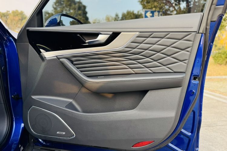 Used Hongqi HS5 2022 Revised Version 2.0T Smart Connect Flagship Edition
