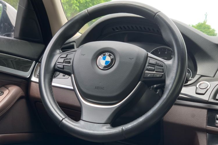 Used BMW 5 Series 2014 525Li Luxury Design Package
