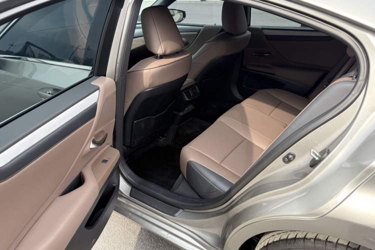 Used Lexus ES 2025 200 Premium Edition
