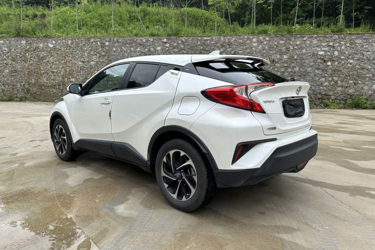 Used Toyota IZOA 2018 2.0L Yichi Version China VI Standard
