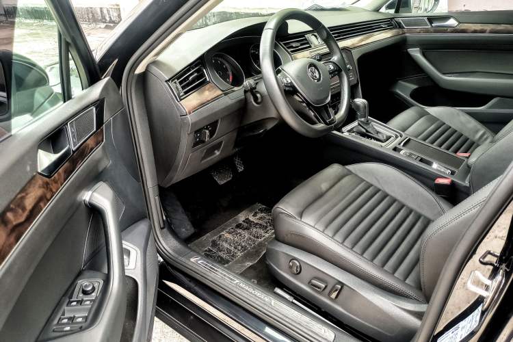 Used Volkswagen Magotan 2018 Facelift 330TSI DSG Luxury Model
