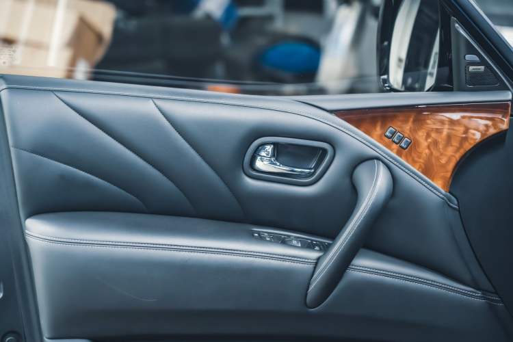 Used Infiniti QX80 2016 5.6L 4WD
