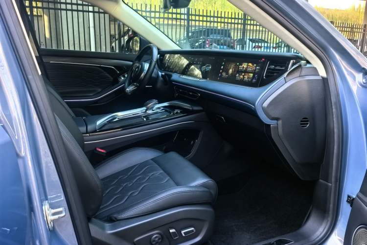 Used VOYAH FREE 2021 Four-Wheel Drive Standard Range-Extended Exclusive Luxury Package
