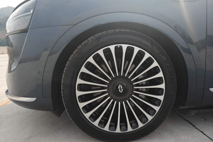 Used Hima AITO M9 2024 Range-Extended Ultra Version 52 kWh 5-Seater Model
