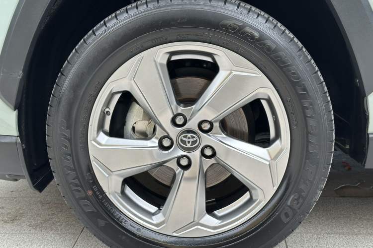 Used Toyota RAV4 2022 2.0L CVT Two-Wheel Drive Fashion Edition
