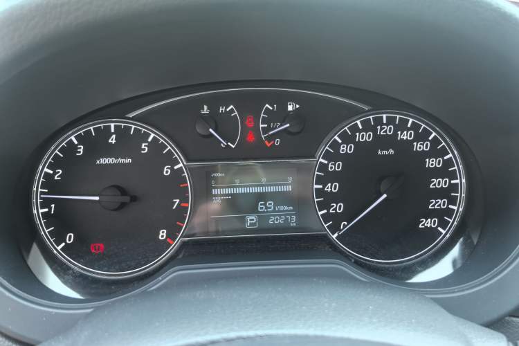 Used Nissan Tiida 2023 1.6L CVT Cool Dynamic Edition
