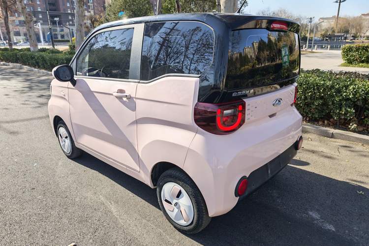 Used Chery QQ Ice Cream 2022 170km Sundae Phosphate Lithium-Ion