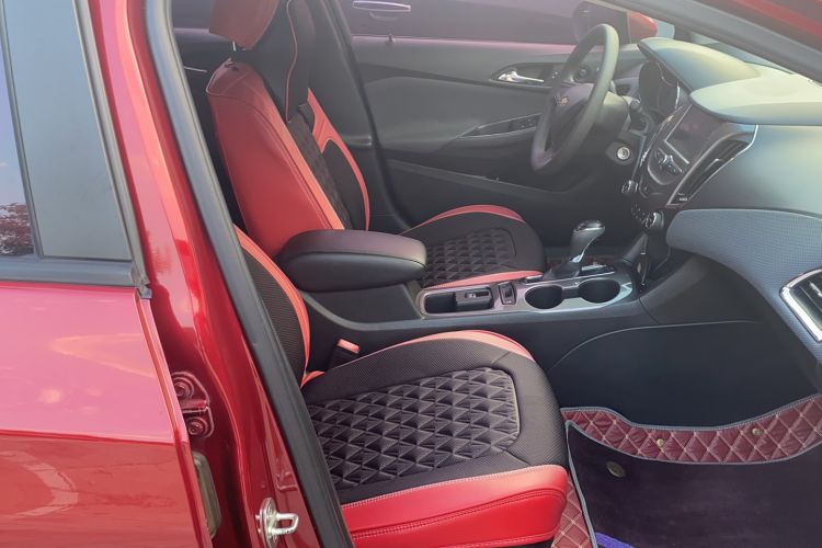 Used Chevrolet Cruze 2017 1.5L Automatic Pioneer Sunroof Edition
