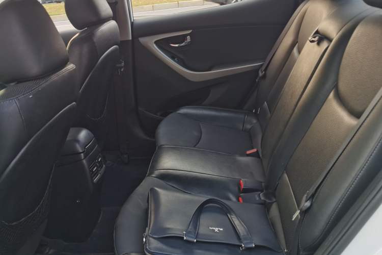 Used Hyundai Elantra 2013 1.6L Automatic Luxury Model
