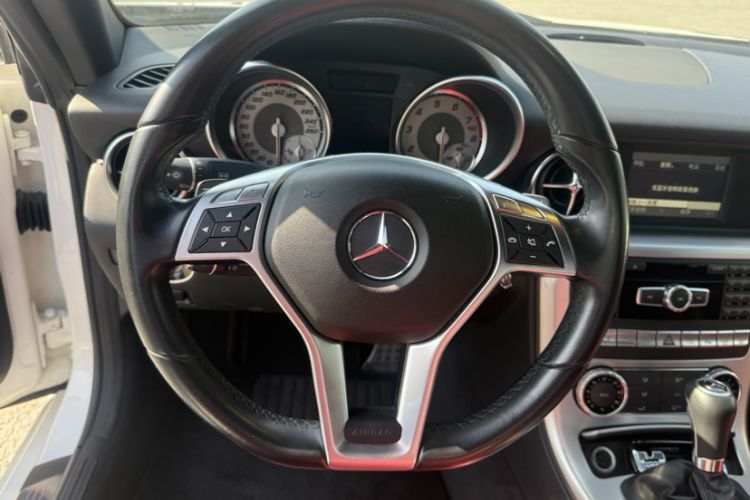 Used Mercedes-Benz SLK-Class 2011 SLK 200 Fashion Model
