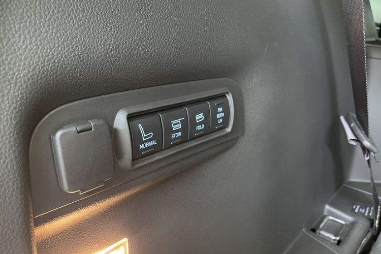 Used Ford Explorer 2013 3.5L Deluxe Model
