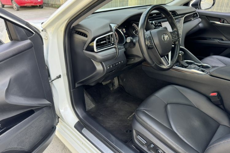 Used Toyota Camry 2018 2.0G Luxury Edition
