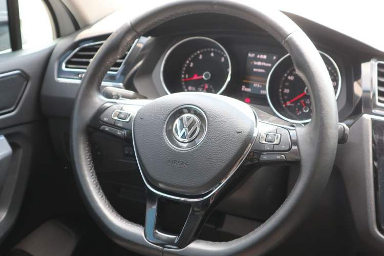 Used Volkswagen Tiguan L 2017 330TSI Automatic Two-Wheel Drive Luxury Edition
