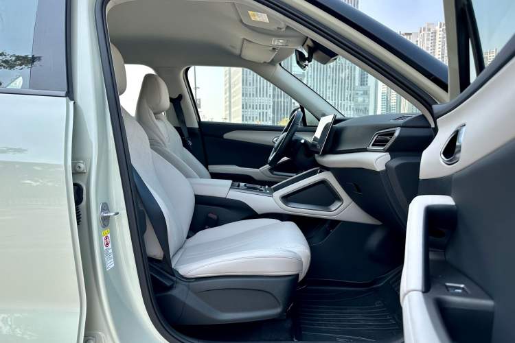 Used BYD Yuan UP 2025 Intelligent Driving Version 401 km Leading Edition