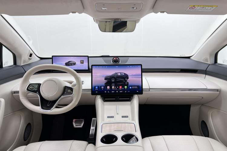 Used Hima Luxeed R7 2024 All-Electric 802 km Max
