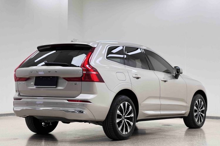 Used Volvo XC60 2023 B5 4x4 Smart Luxury Edition