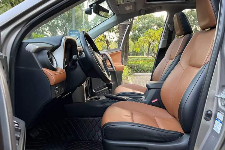 Used Toyota RAV4 2016 2.5L Automatic 4x4 Elite Edition
