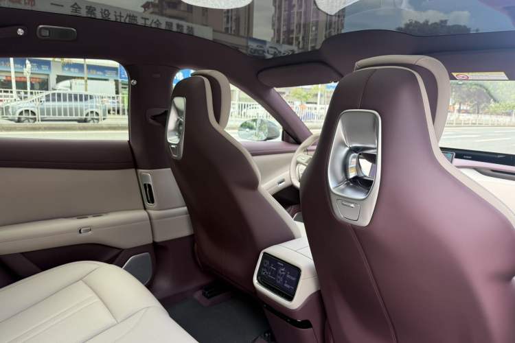 Used  YU7 2025 Ultra-Long Range Rear-Wheel Drive Version
