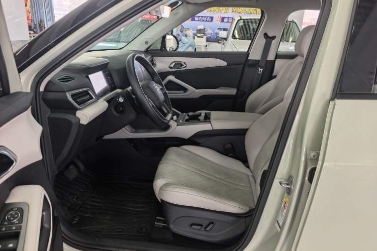 Used BYD Yuan UP 2025 Intelligent Driving Version 401 km Beyond-Range Edition
