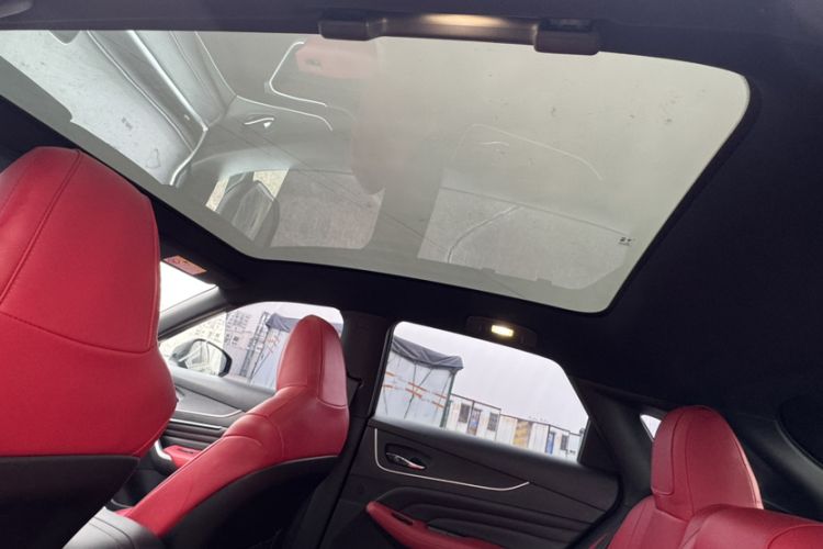 Used Venucia V 2022 260T Black Horse Edition · Idol