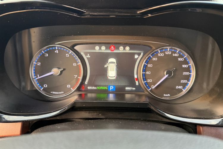 Used GAC Trumpchi GS8 2017 320T Two-Wheel Drive Luxury Smart Connectivity Version (7 Seats)
