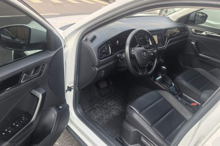 Used Volkswagen T-ROC 2019 280TSI DSG Two-Wheel Drive Comfort Version China VI Standard
