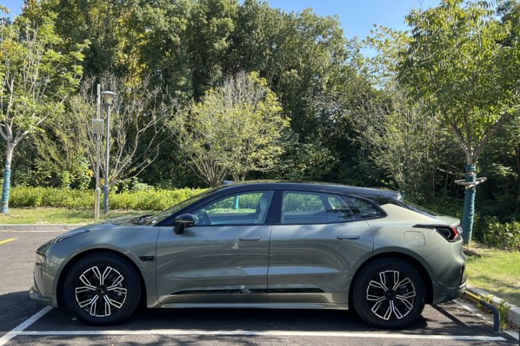 Used Zeekr 001 2025 WE Edition 100 kWh Rear-Wheel Drive