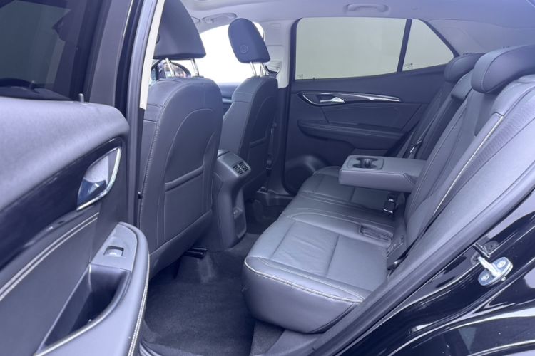 Used Buick Envision 2022 Facelift Encore S 552T Two-Wheel-Drive Luxury Model
