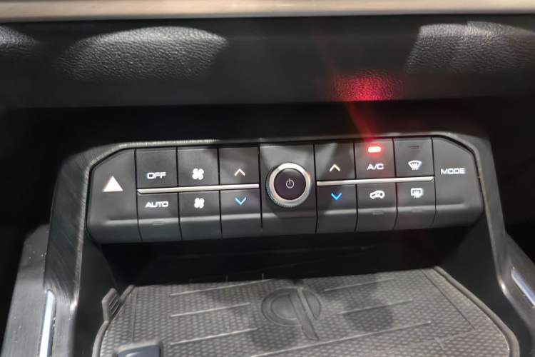 Used Wey VV6 2018 2.0T Two-Wheel Drive Flagship Version China V Standard
