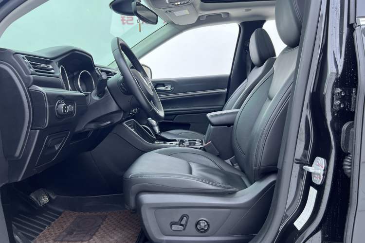 Used  Commander 2018 2.0T Two-Wheel Drive Enjoy Edition China V
