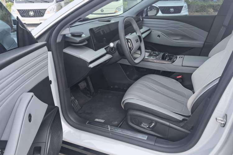 Used  E8 2025 575 km Intelligent Driving Edition
