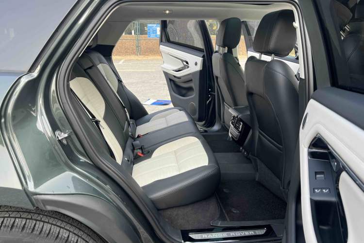 Used Land Rover Range Rover Evoque 2021 Range Rover Velar L 249PS R-Dynamic First Edition