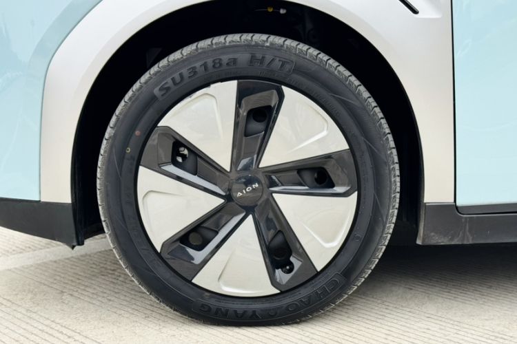 Used AION Y 2023 Younger