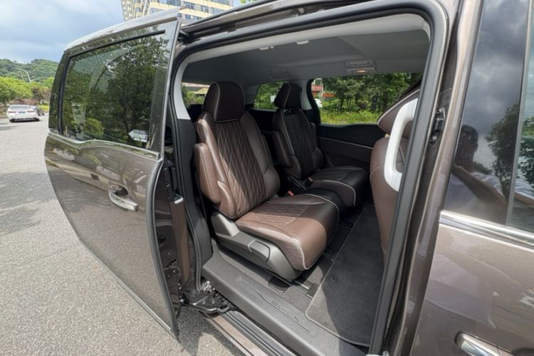 Used Buick GL8 2021 Land Cruiser Executive Class 652T Luxury Model
