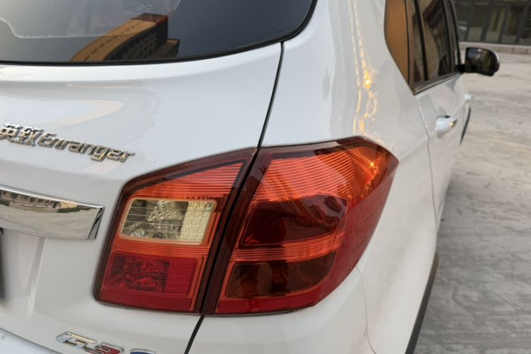 Used FAW Yingzhi G3 2016 G3S 1.5L CVT Luxury Navigation Edition
