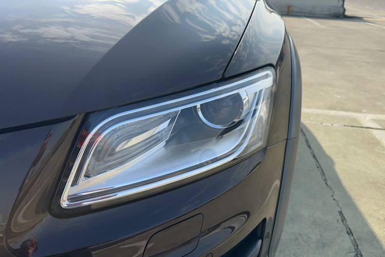 Used Audi Q5 2018 Collector's Edition 40 TFSI Technology Model
