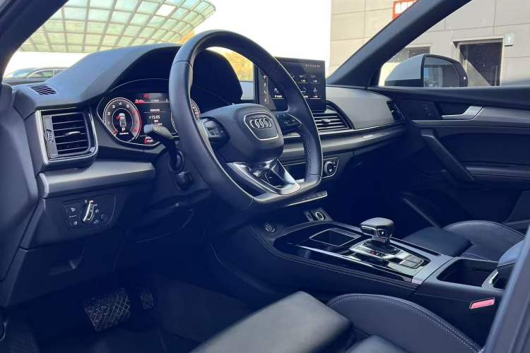 Used Audi Q5L Sportback 2021 40 TFSI Fashion Model
