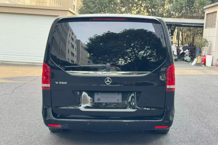 Used Mercedes-Benz V-Class 2020 V 260 Avantgarde Edition
