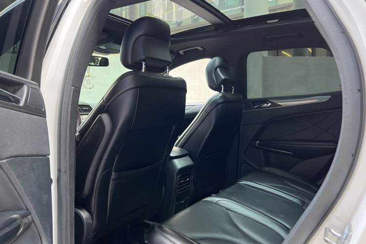 Used Lincoln MKC 2017 2.0T Two-Wheel Drive Deluxe Edition
