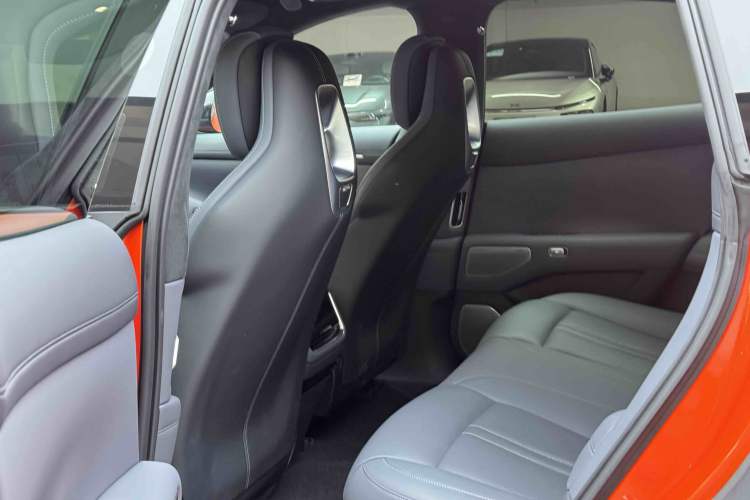 Used  YU7 2025 Ultra-Long Range High-Performance All-Wheel-Drive Max Edition