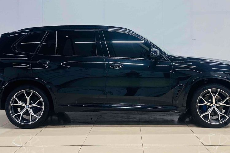 Used BMW X5 2023 xDrive 30Li Luxury M Sport Night Edition Package
