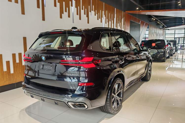 Used BMW X5 2023 xDrive 30Li Luxury M Sport Night Edition Package
