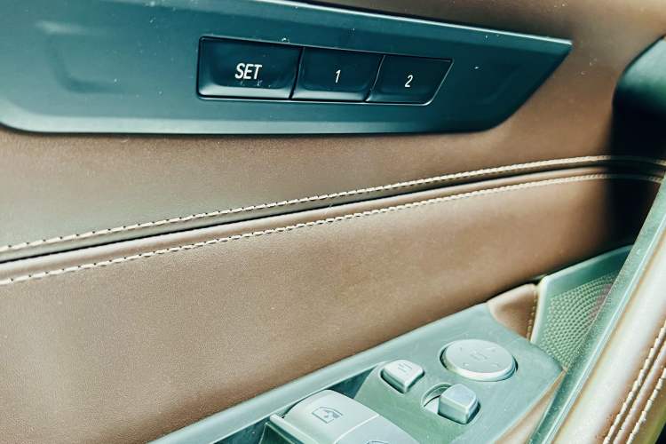 Used BMW 5 Series New Energy 2020 Mileage Upgrade Version 530Le Luxury Package
