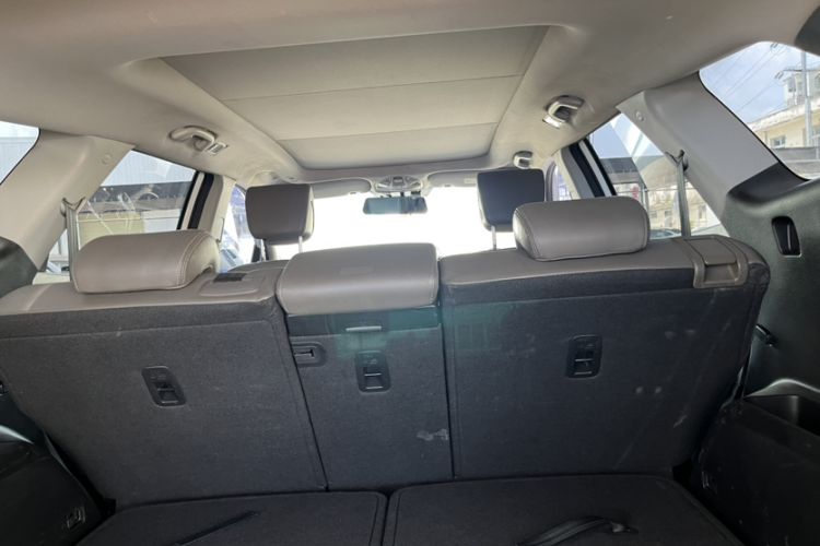 Used Hyundai Grand SantaFe 2013 3.0L 7-Seater Four-Wheel-Drive Comfort Edition
