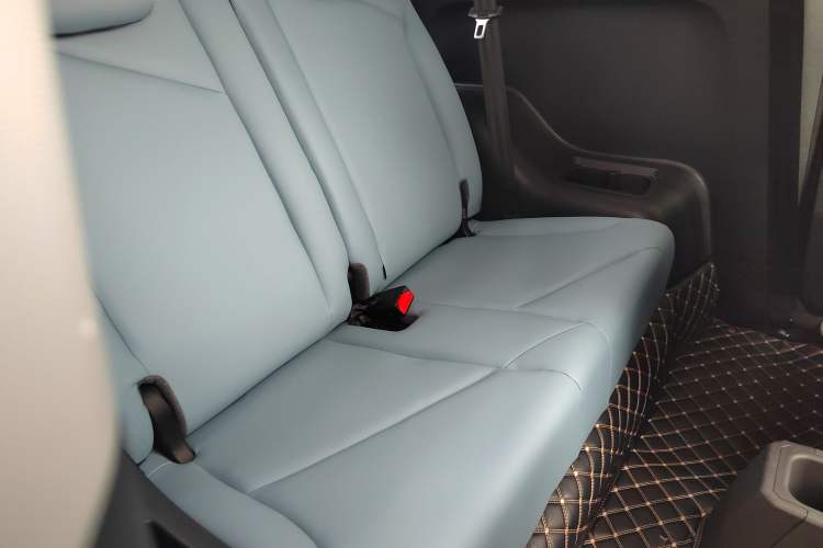 Used Chery Little Ant 2022 Sweet Pink Edition Half-Sugar Version Lithium Iron Phosphate 29.2 kWh 30 kW 301 km
