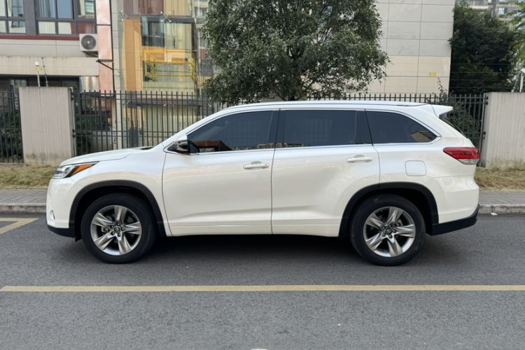 Used Toyota Highlander 2018 2.0T Four-Wheel Drive Luxury Version 7 Seats China VI Standard