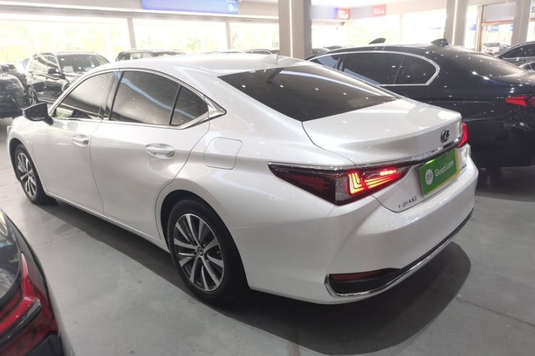 Used Lexus ES 2020 260 Excellence Edition
