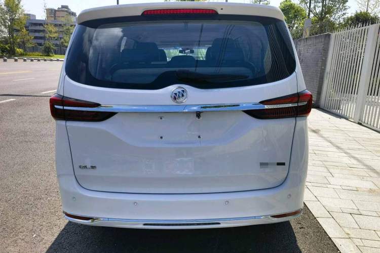 Used Buick GL8 2023 Land Executive Class Comfort Model
